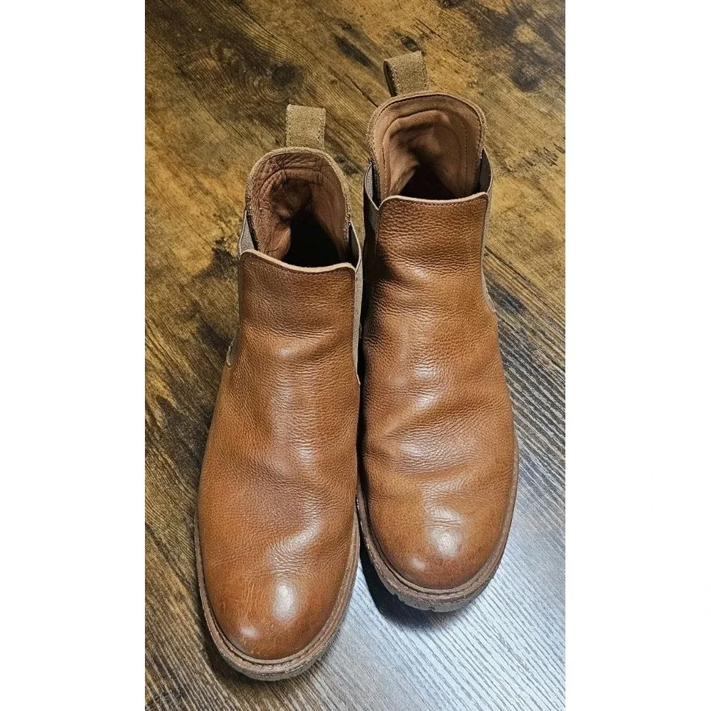Allen Edmonds‎ 